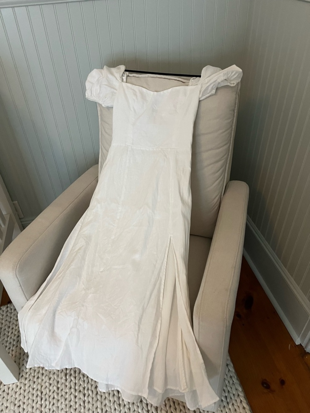 White Puff-Sleeve Midi Dress with Front Slit - Picture 3 of 5
